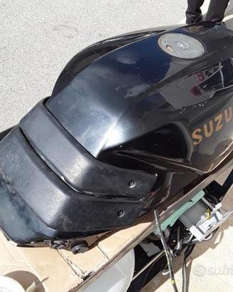 Serbatoio nudo suzuki gs 1100 f anni 80