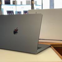 MacBook Air 15 pollici 2022 M2 8 GB RAM 256 GB SSD