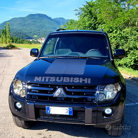 Mitsubishi Pajero V80