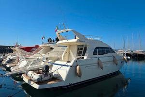 Barca - Imbarcazione Fly 3 cabine