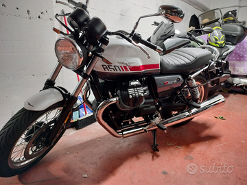 Guzzi V7 850 special