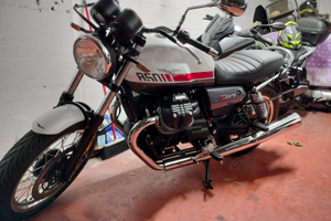 Guzzi V7 850 special