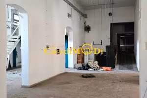 Immobile di 800 m² a Livorno