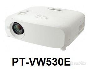 Videoproiettore Panasonic 5000 ansi lumen