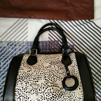 Borsa JLo Jennifer Lopez praticamente perfetta