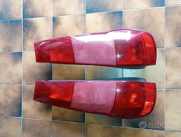 Fari posteriori fiat punto