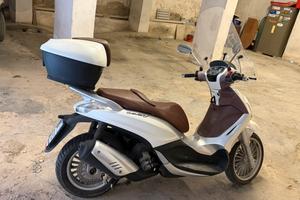 Beverly 300 i.e.
