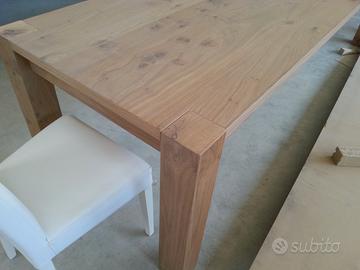 Tavolo in rovere nodato e spaccato, allungabile, i
