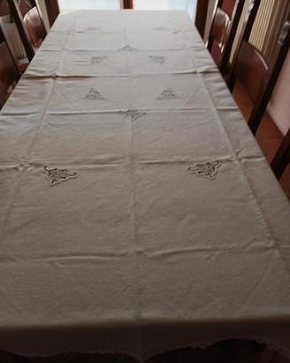 tovaglia con pizzo cantu