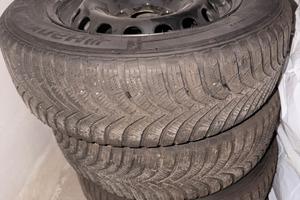 Cerchi 14" Fiat 500 gommati con gomme invernali