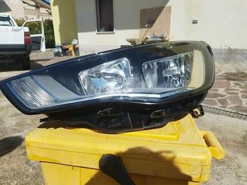 Fanale anteriore sinistro Audi a3