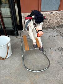 Cavallino a dondolo
