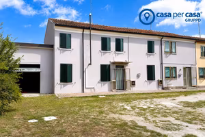 Villetta a schiera di Testa con garage e giardino