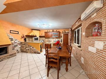 VILLA A SCHIERA A MUGNANO DI NAPOLI