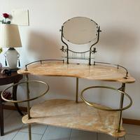 Mobile in marmo rosa