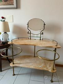 Mobile in marmo rosa