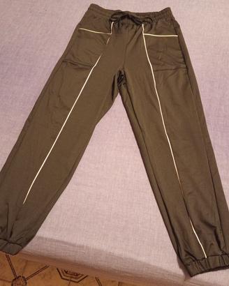 pantaloni di vari modelli