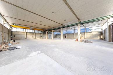 Immobile di 1580 m² con 3 locali a Arluno