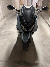 Kymco AK 550