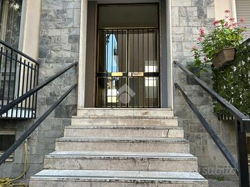 2 LOCALI A PARMA