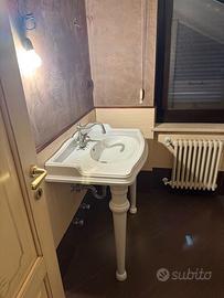 Bagno completo .........sanitari e rubinetti