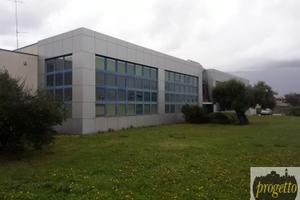 MONFALCONE Zona Schiavetti Palazzina con uffici