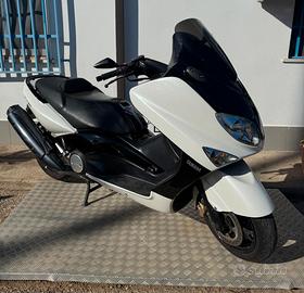 Yamaha T Max