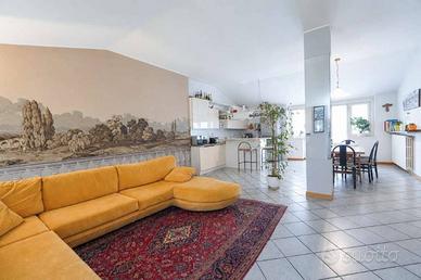 Appartamento di 140 m² con 3 locali e box auto a U