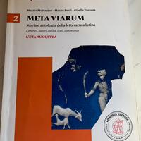 Libro di letteratura e latino