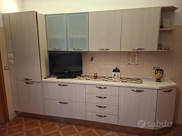 Mobile cucina con frigo, marca Lube