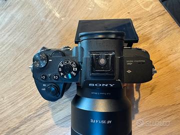 Sony a 7 r iii con 35 mm 1.4