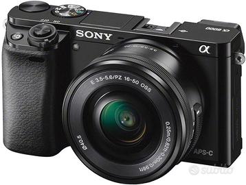 Fotocamera digitale mirrorless Sony Alpha 6000L