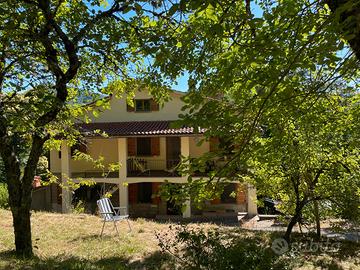 Bifamiliare con ampio giardino