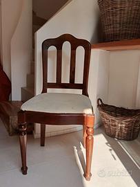 N° 4 Sedieclassiche in legno massello in noce.