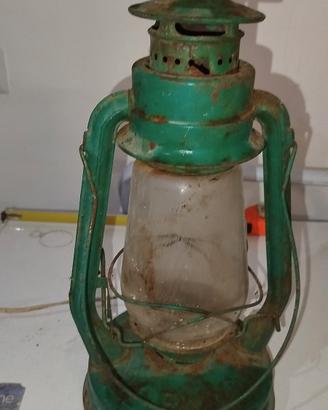 lanterna vintage elettrica da sistemare 