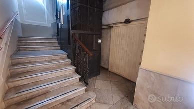 Corso Umberto I - DEPOSITO INT. PALAZZO