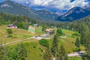 Prestigioso appartamento in Chalet