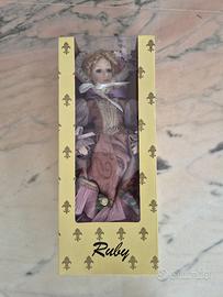 Bambola in porcellana “Ruby” - Victorian Dolls