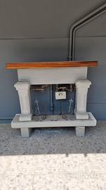 Camino decorativo in pietra serena con mensola 