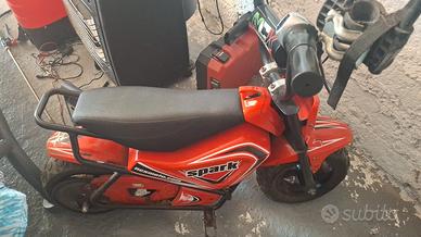 moto elettrica con  ruotino