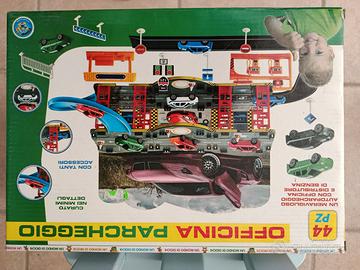 Giochi bambino Officina meccanica e parcheggio