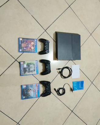 ps4 500gb 3 joistik+3giochi usata pochissimo nuova