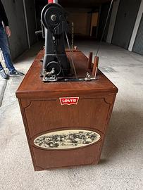 macchina cucire levi's pfaff con mobile mai usata