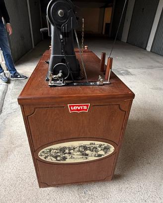 macchina cucire levi's pfaff con mobile mai usata