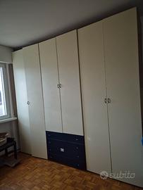 rimane il Letto + materasso di Ikea modello Hovag