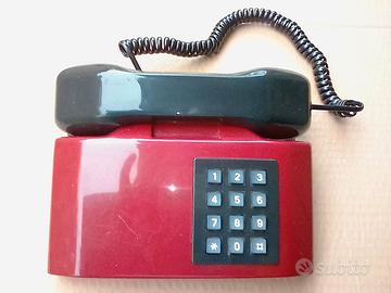 Due telefoni del 1980