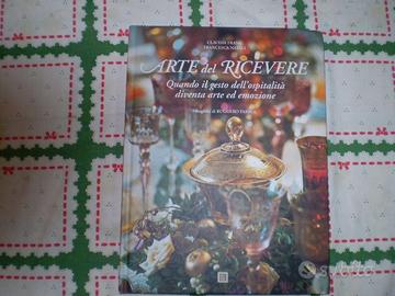 Volume grande formato sul galateo