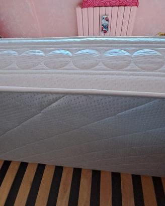 Materassi n 2 singoli Tenuti bene unico proprietar