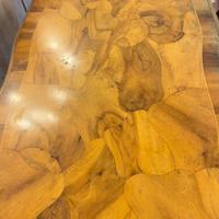 Tavolo e sedie antiche