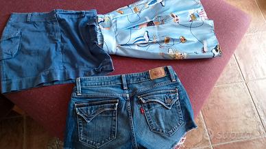 Pantaloncini Levi's e 2 gonne